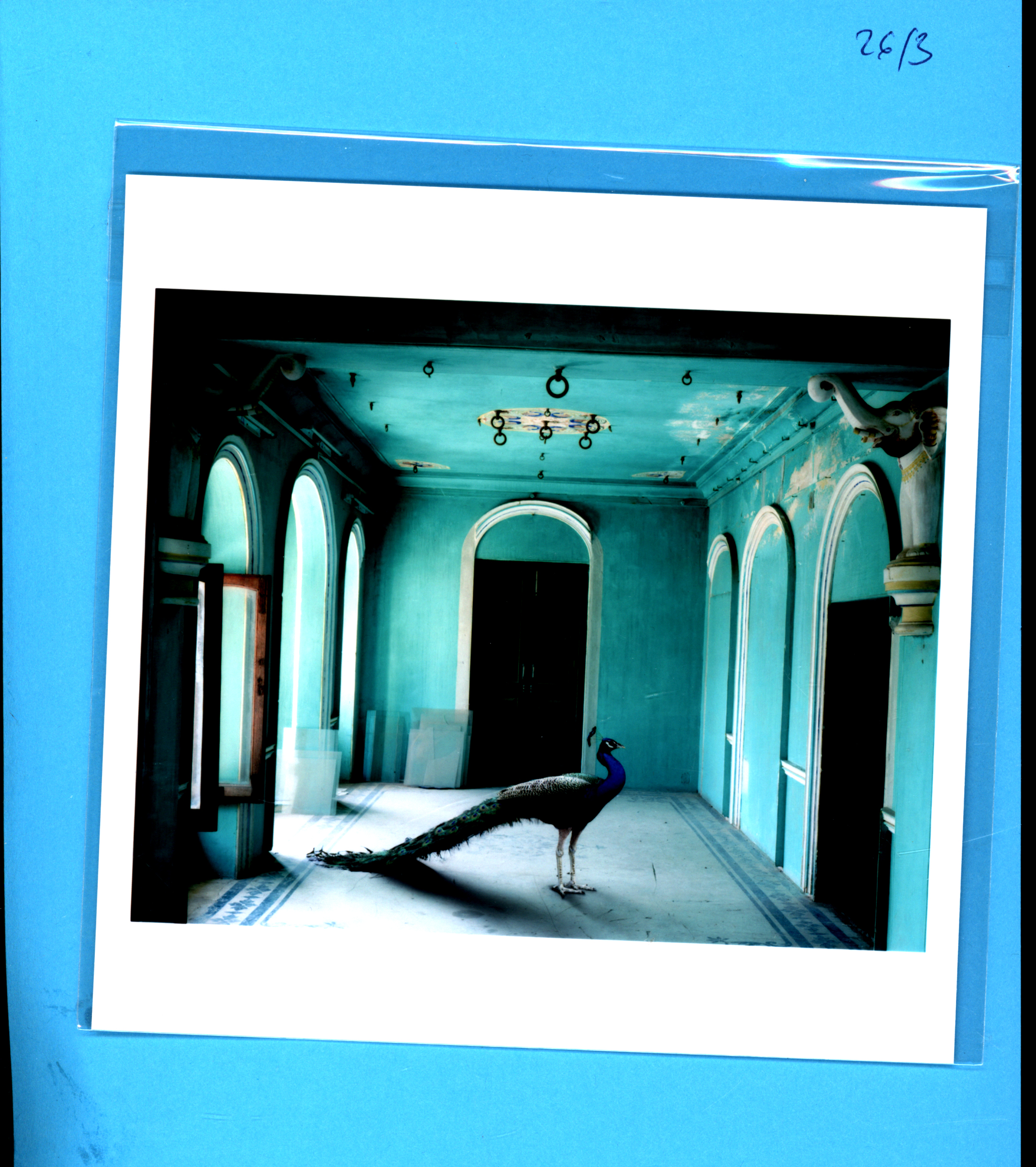 Karen Knorr,  Quenns room Udaipur city palace 2010 